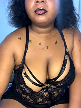 Snapshot of Exxoticaa chatting on 11.10.25 Exxoticaa online show from 11.10.25