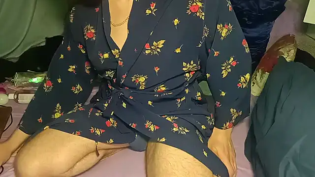 Snapshot of FemboyKitten chatting on 07.17.26 FemboyKitten online show from 07.17.26