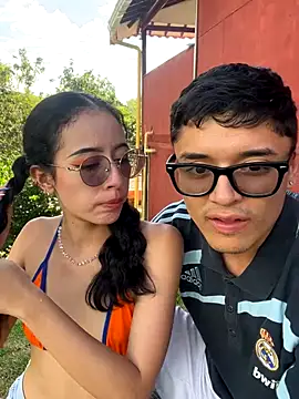 Snapshot of SAMANTHA_AND_PETER chatting on 12.01.25 SAMANTHA AND PETER online show from 12.01.25