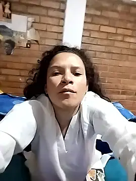 Snapshot of LeiaOrganal chatting on 11.12.25 LeiaOrganal online show from 11.12.25