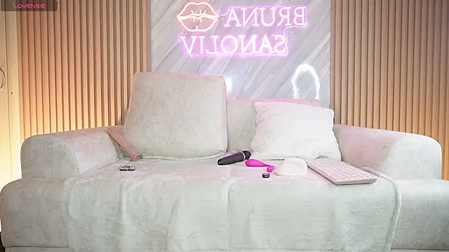 Bruna  Sanoliv online show from 04.15.26