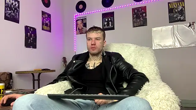 Huntall77 online show from 03.10.26