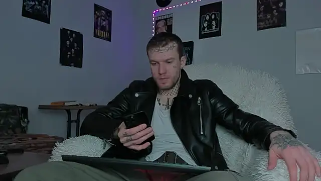 Huntall77 online show from 03.17.26