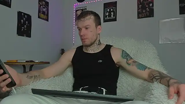 Huntall77 online show from 03.18.26