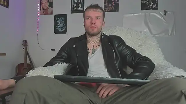 Huntall77 online show from 04.03.26