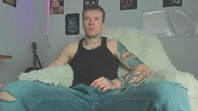 Huntall77 online show from 04.11.26