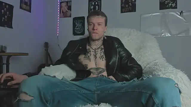 Huntall77 online show from 04.12.26