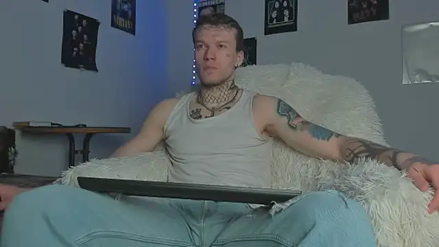 Huntall77 online show from 04.15.26