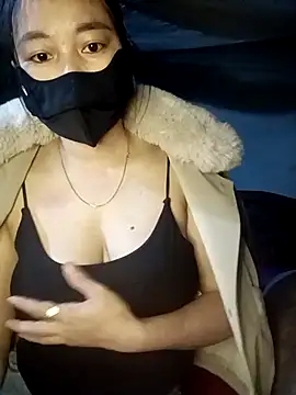 Snapshot of thuy-kieu chatting on 12.02.25 thuy-kieu online show from 12.02.25