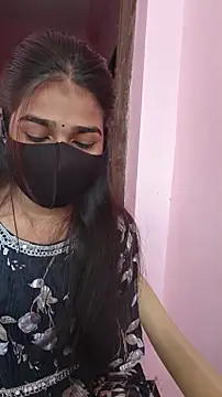 Snapshot of Iamyourdarling chatting on 11.11.25 Iamyourdarling online show from 11.11.25