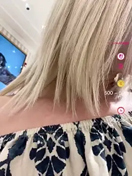 Snapshot of HOTLadyluna chatting on 04.25.26 HOTLadyluna online show from 04.25.26