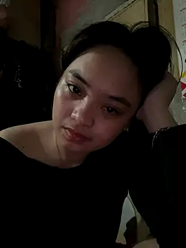 pinayyours18 online show from 11.19.25