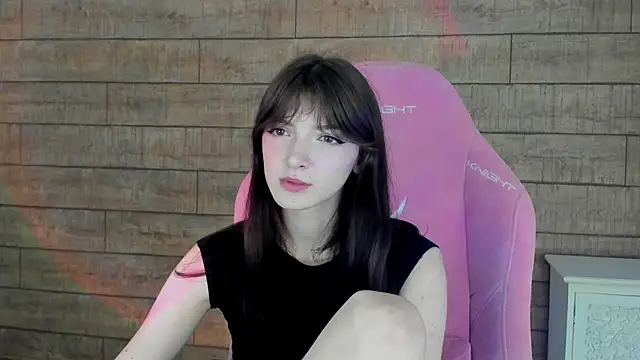 Snapshot of SophiaProve chatting on 04.19.26 SophiaProve online show from 04.19.26