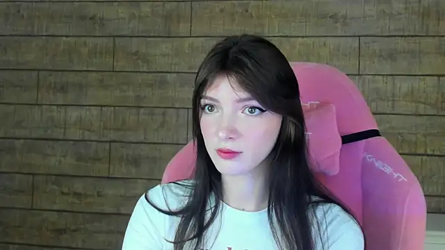 Snapshot of SophiaProve chatting on 04.27.26 SophiaProve online show from 04.27.26