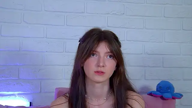 Snapshot of SophiaProve chatting on 06.18.26 SophiaProve online show from 06.18.26