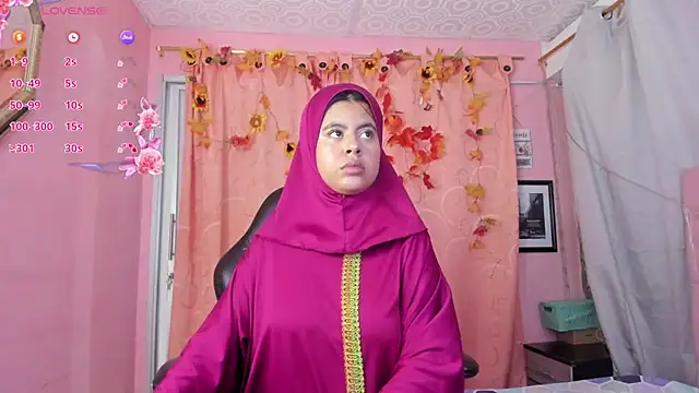 NaylaAbadi online show from 02.07.26