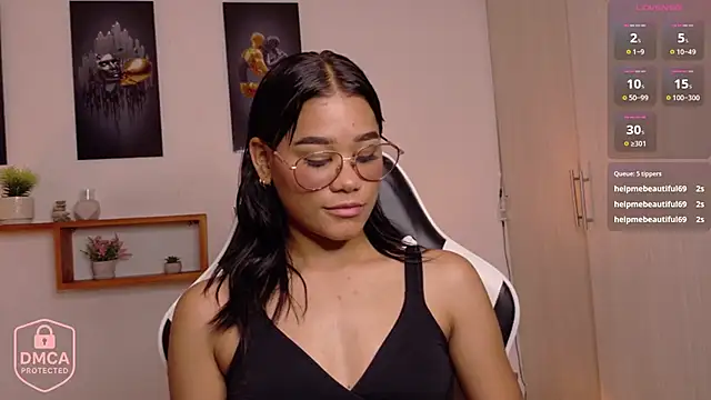 Snapshot of Luna_sofia_1110 chatting on 11.13.25 Luna sofia 1110 online show from 11.13.25