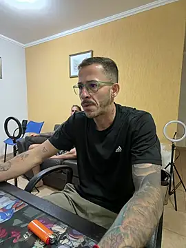 Snapshot of Lucasjandre chatting on 06.22.26 Lucasjandre online show from 06.22.26