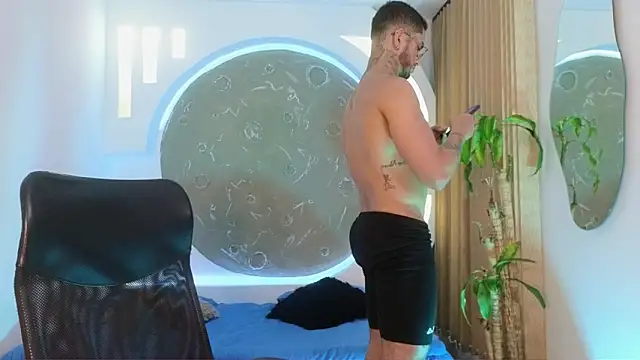 Snapshot of Alanrodgers chatting on 03.08.26 Alanrodgers online show from 03.08.26