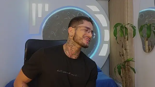 Snapshot of Alanrodgers chatting on 03.11.26 Alanrodgers online show from 03.11.26