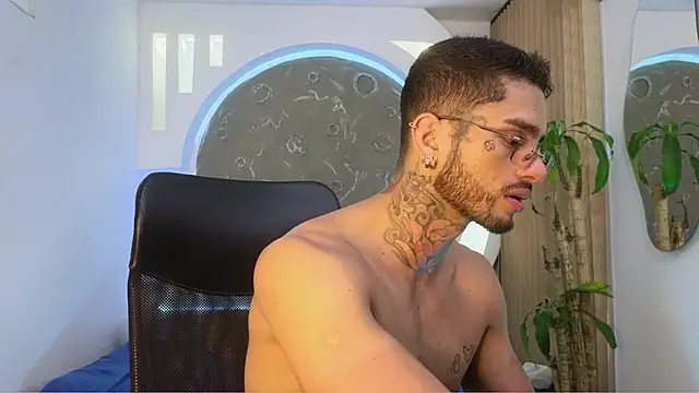 Snapshot of Alanrodgers chatting on 03.13.26 Alanrodgers online show from 03.13.26