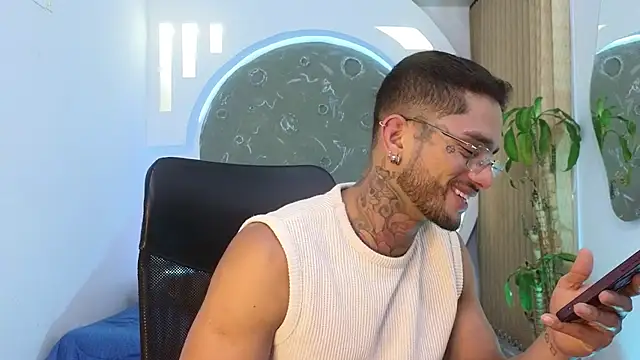 Snapshot of Alanrodgers chatting on 03.28.26 Alanrodgers online show from 03.28.26