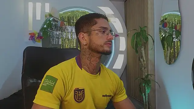 Snapshot of Alanrodgers chatting on 04.07.26 Alanrodgers online show from 04.07.26