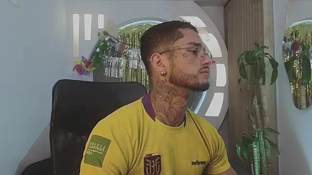 Snapshot of Alanrodgers chatting on 04.11.26 Alanrodgers online show from 04.11.26