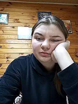 Snapshot of Viktoria_kis chatting on 11.12.25 Viktoria kis online show from 11.12.25