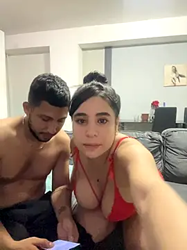 Snapshot of MAX_Jhonnson chatting on 11.24.25 MAX Jhonnson online show from 11.24.25