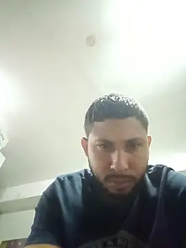 Snapshot of MAX_Jhonnson chatting on 11.29.25 MAX Jhonnson online show from 11.29.25