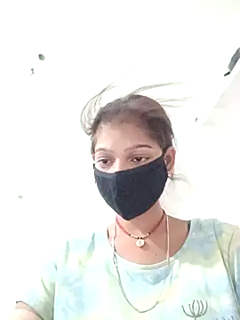 Mohnicute online show from 04.22.26