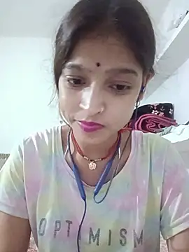 Snapshot of Mohnicute chatting on 05.18.26 Mohnicute online show from 05.18.26