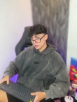 Snapshot of Samu_FoXXX chatting on 11.11.25 Samu FoXXX online show from 11.11.25