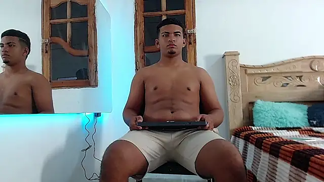 Snapshot of mathews___ chatting on 11.12.25 mathews online show from 11.12.25