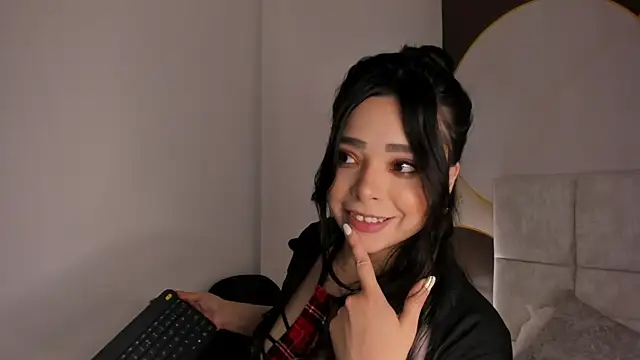 Has gonzalez online show from 11.25.25