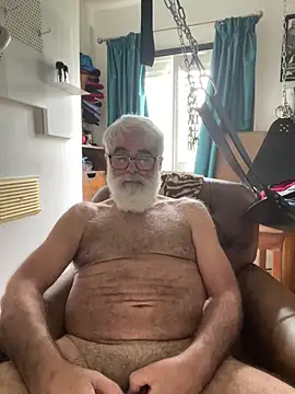 Snapshot of LeatherSdaddy chatting on 05.29.26 LeatherSdaddy online show from 05.29.26