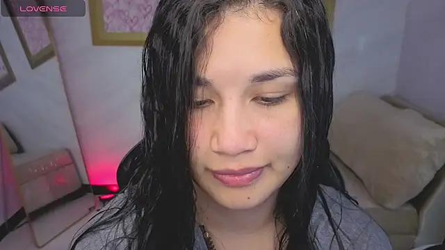 Snapshot of Violetta_jhonson_a chatting on 05.26.26 Violetta jhonson a online show from 05.26.26