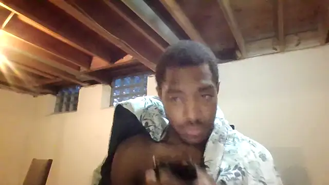 Snapshot of 100blkdav chatting on 11.11.25 100blkdav online show from 11.11.25