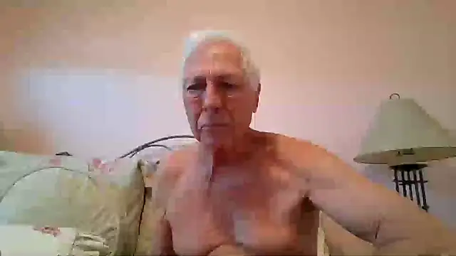Snapshot of capttp chatting on 04.27.26 capttp online show from 04.27.26