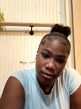 Snapshot of Issa_smooch chatting on 11.12.25 Issa smooch online show from 11.12.25