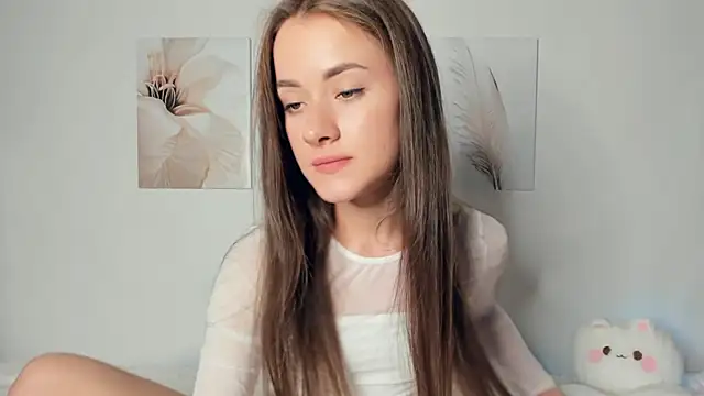 Snapshot of ShineRox chatting on 11.13.25 ShineRox online show from 11.13.25