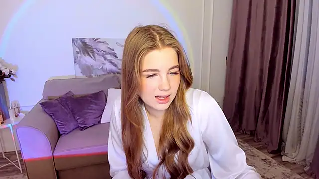 Snapshot of GoldenMirage chatting on 11.30.25 GoldenMirage online show from 11.30.25