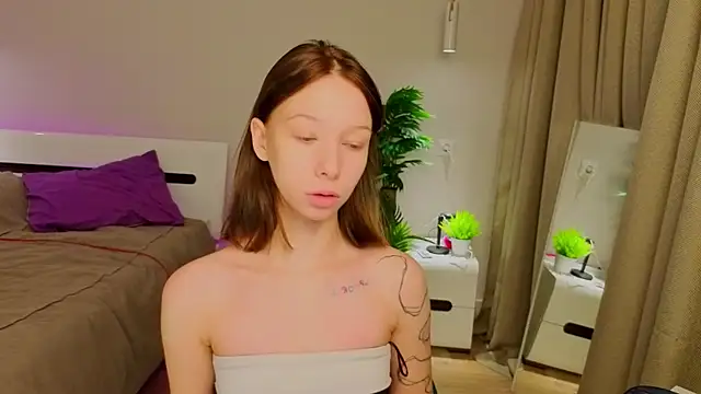 Snapshot of LilyPoetry_ chatting on 11.27.25 LilyPoetry online show from 11.27.25