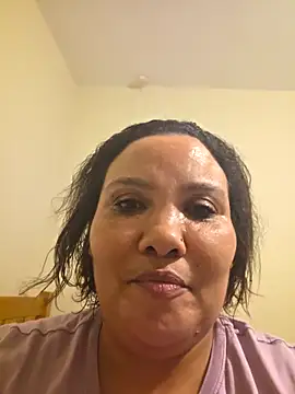 Snapshot of Curvy-Nthabi_X chatting on 11.11.25 Curvy-Nthabi X online show from 11.11.25