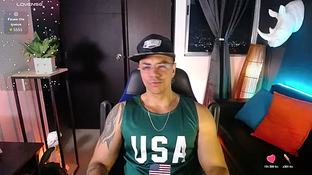 Snapshot of Zed_ferrer chatting on 05.22.26 Zed ferrer online show from 05.22.26