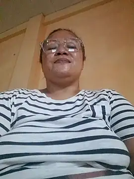 loriepinay46 online show from 06.18.26