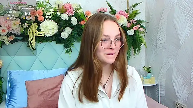 Snapshot of MadisonSmitt chatting on 11.25.25 MadisonSmitt online show from 11.25.25