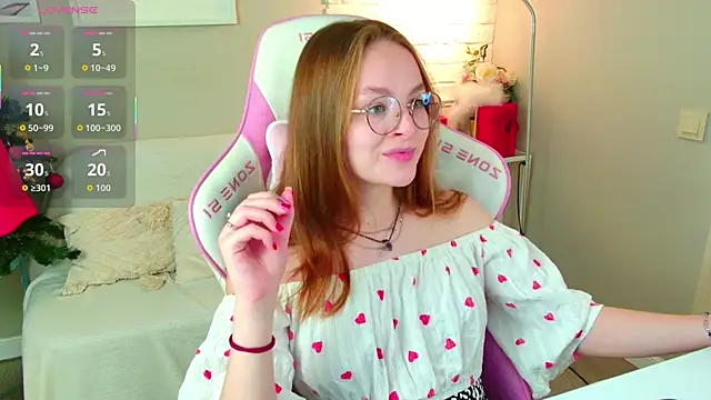 Snapshot of MadisonSmitt chatting on 12.03.25 MadisonSmitt online show from 12.03.25