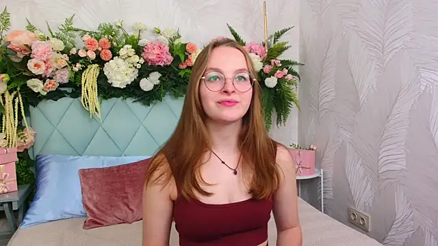 Snapshot of MadisonSmitt chatting on 12.16.25 MadisonSmitt online show from 12.16.25